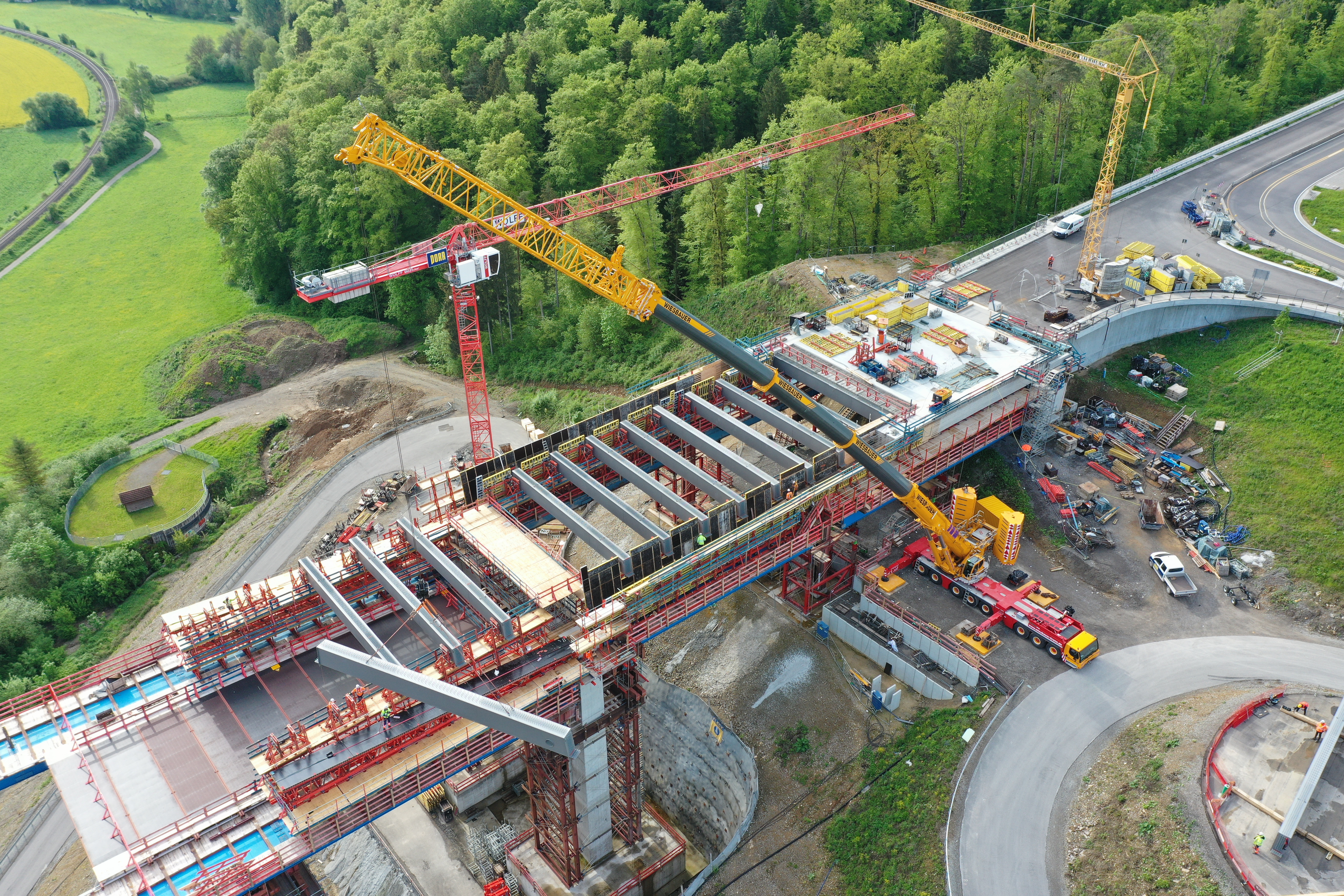 Vogelperspektive auf die Baustelle an der Neckartalbrücke Horb